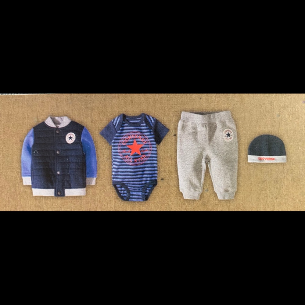 Converse Infant 4-piece gift set. Size 0-6 month